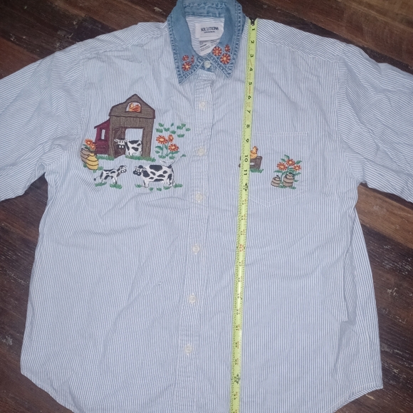 Solutions Original Adult Medium Short Sleeve Button Down Farm Animals Barn Cows - Picture 2 of 8